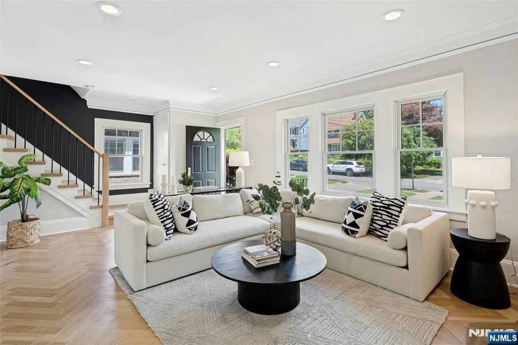 2 Columbus Avenue — photo 12