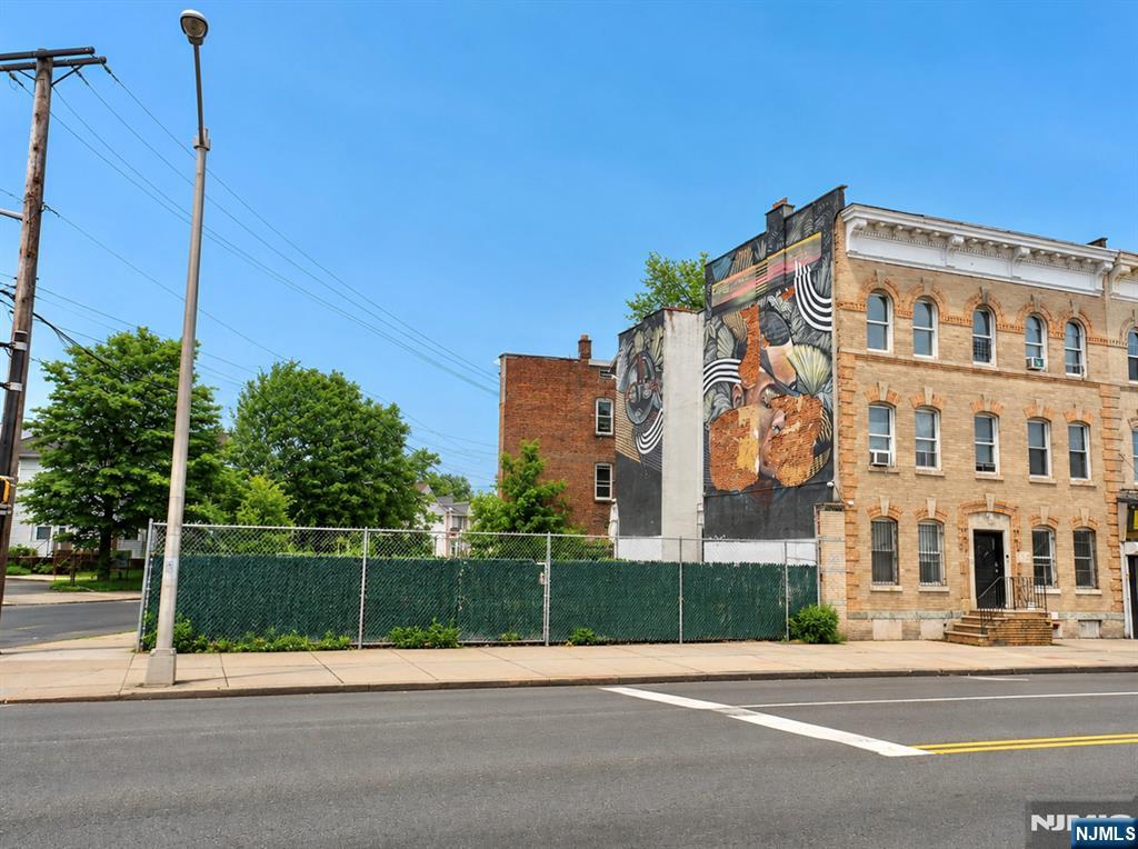 544 Springfield Avenue - Photo 2