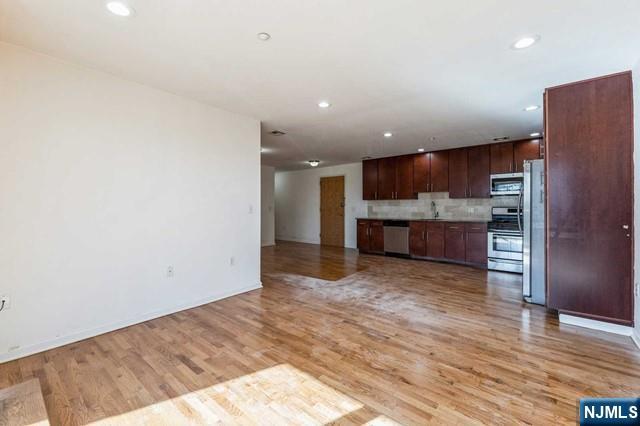 17 Meadow Road 401 - Photo 5