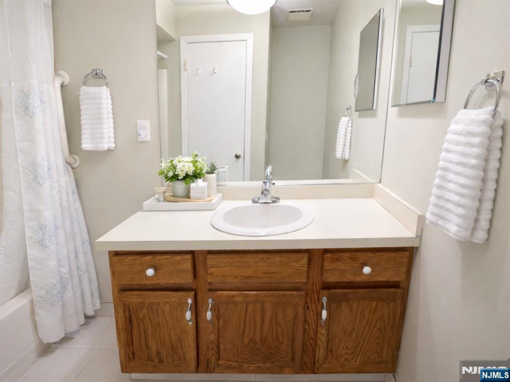 2111 Hilltop Road, Mahwah, NJ 07430 Listing Photo  11