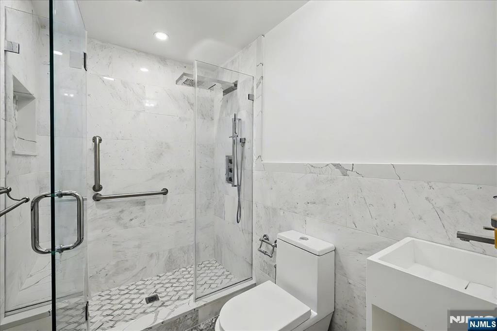 376 Kenwood #9 — photo 13