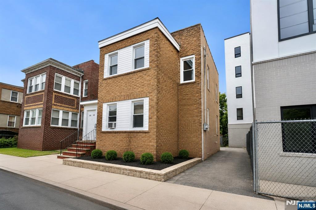 395 S 15th Street - Photo 2