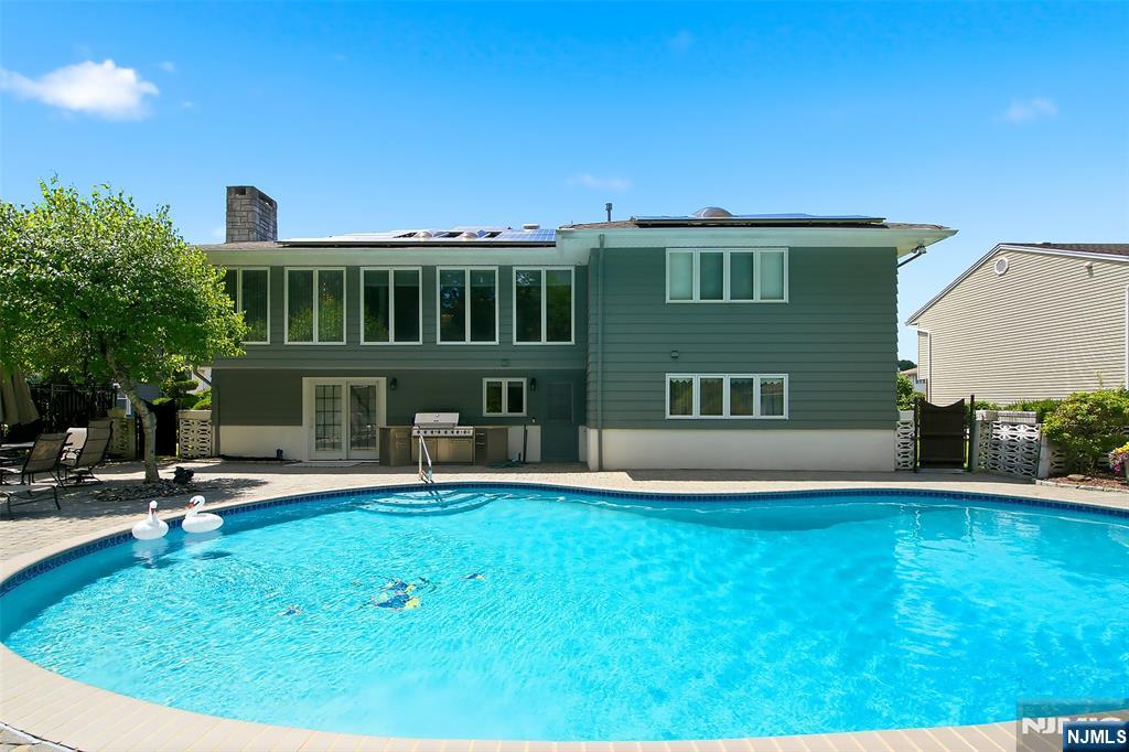 8 Mariani Drive — photo 37