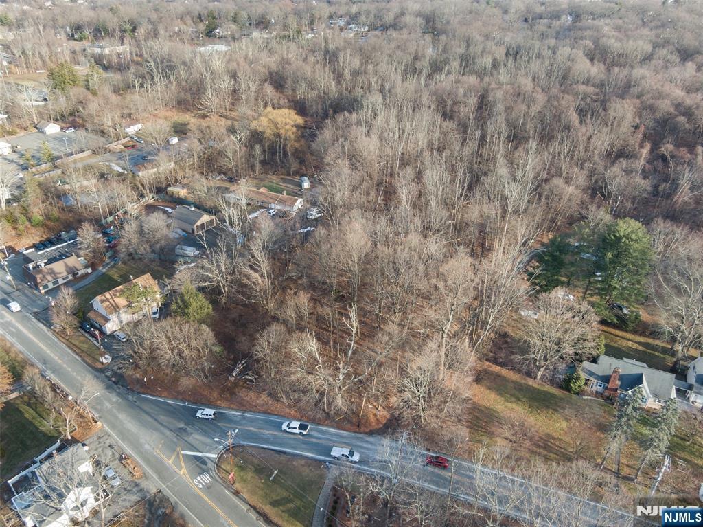 2046 Macopin, West Milford, NJ 07480 Listing Photo  12