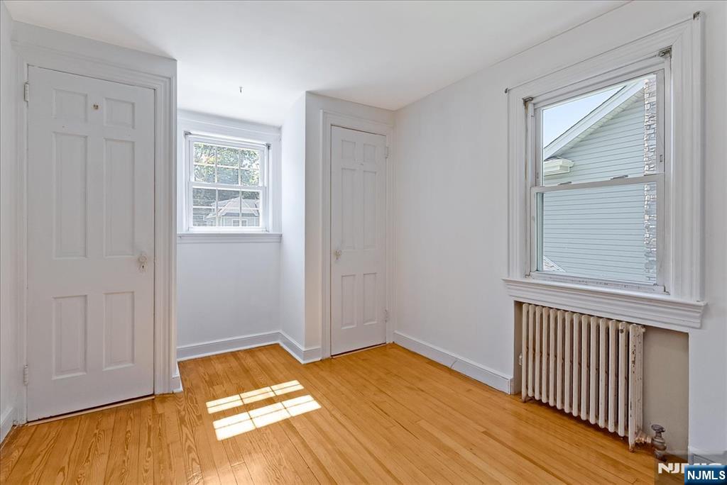 566 Barnett Place, Ridgewood, NJ 07450 Listing Photo  8