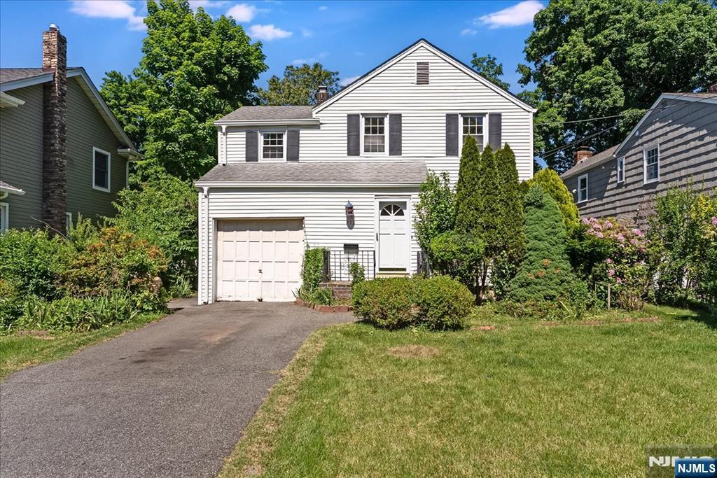 566 Barnett Place, Ridgewood, NJ 07450 Listing Photo  9