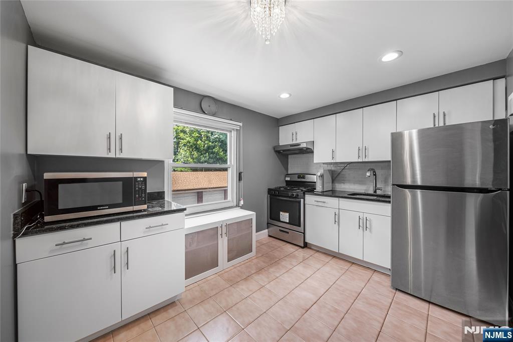 Renovated Modern Eat-In Kitchen View 2