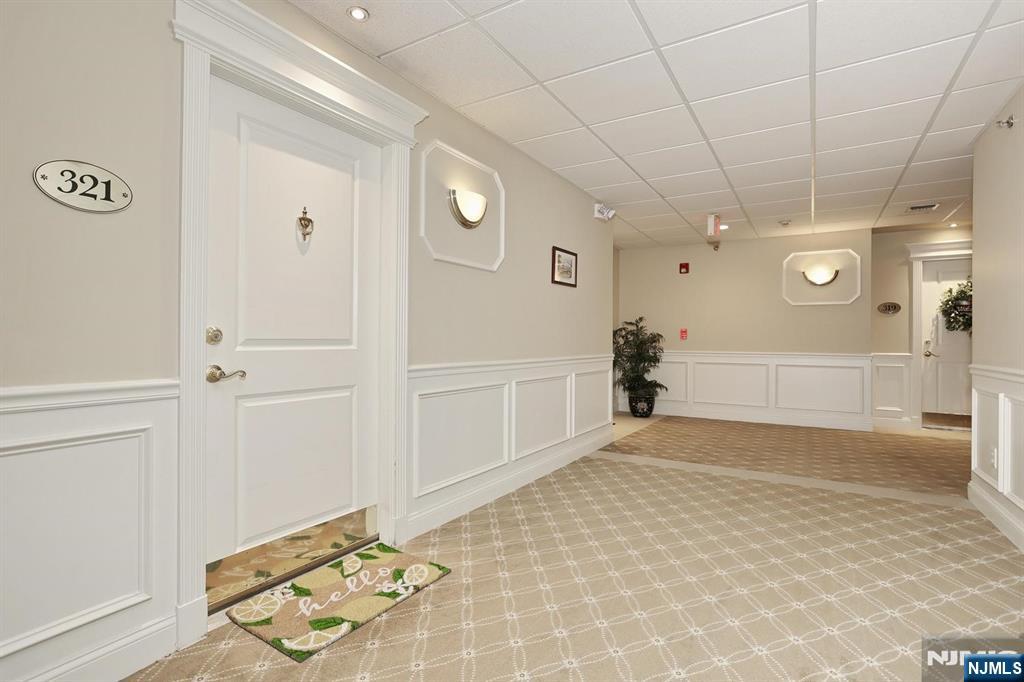 175 Rochelle Avenue 321 - Photo 4