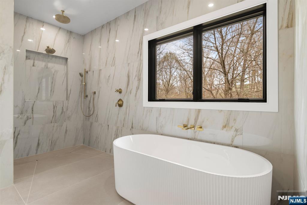 45 Riverview Terrace, Mahwah, NJ 07430 Listing Photo  10