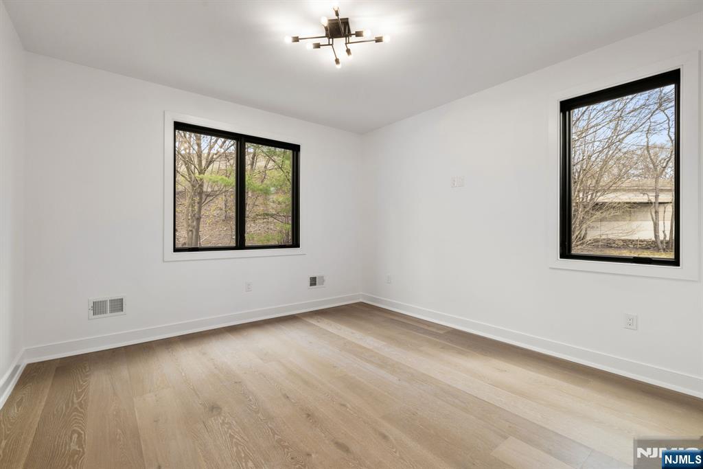 45 Riverview Terrace, Mahwah, NJ 07430 Listing Photo  15