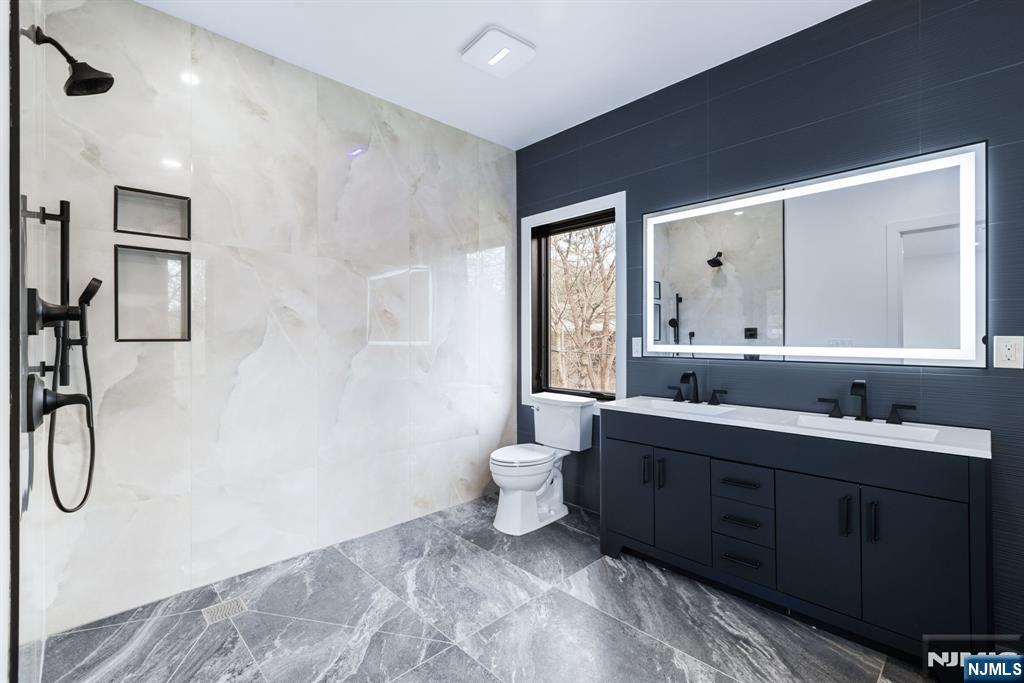45 Riverview Terrace, Mahwah, NJ 07430 Listing Photo  18