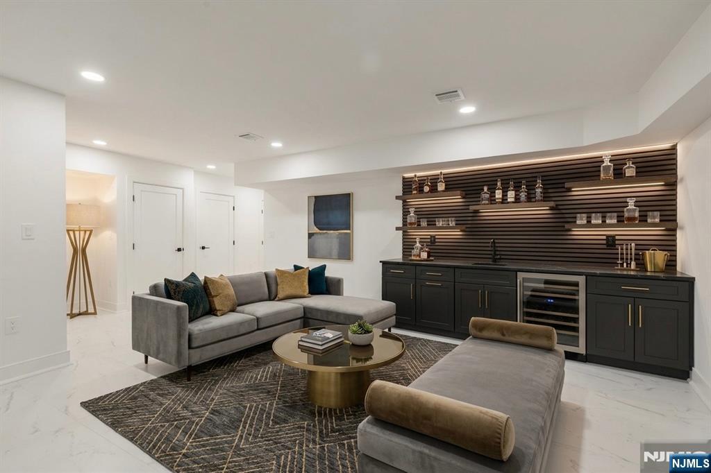 Expansive Rec Area