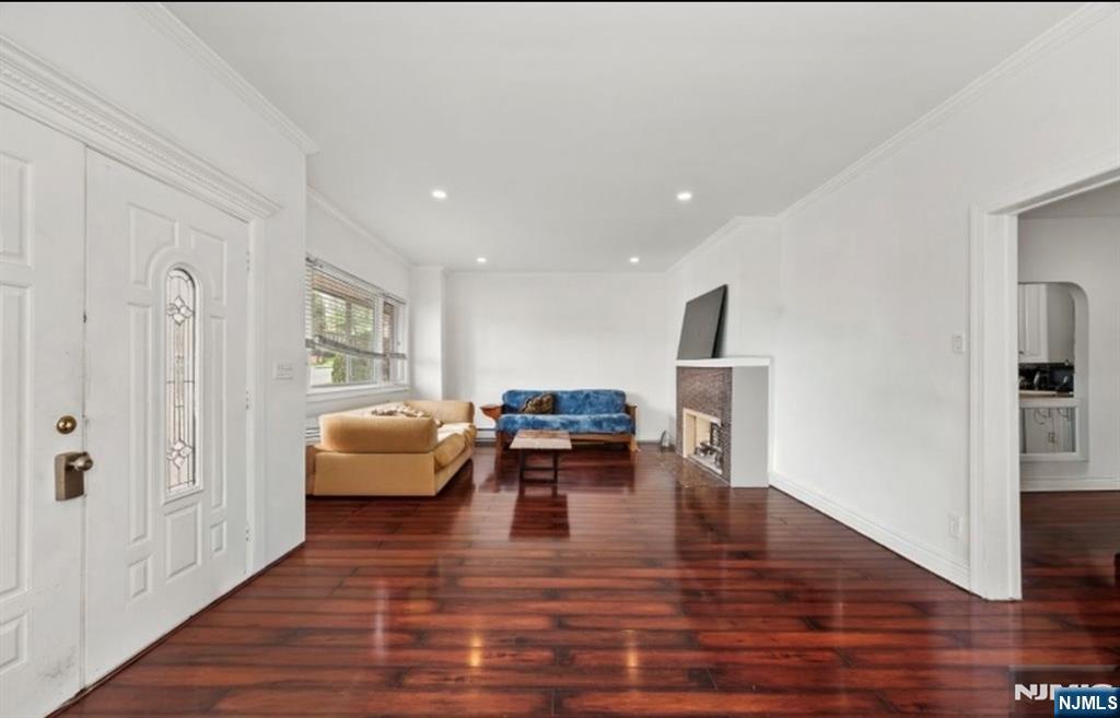 334 Brook Avenue - Photo 3