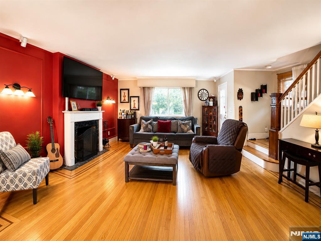 1016 Grace Terrace - Photo 3