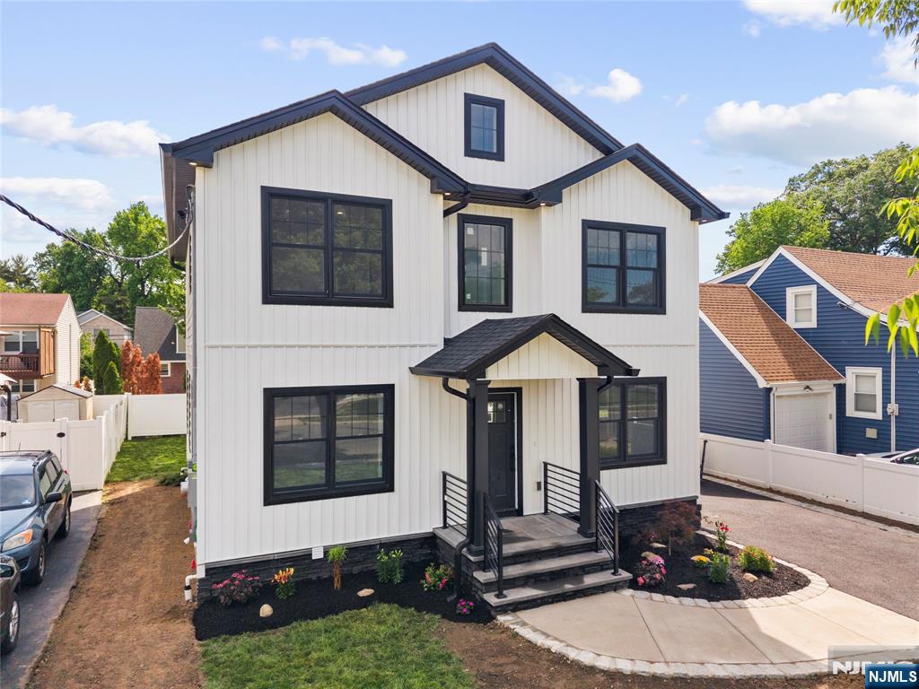 51 Becker Avenue - Photo 3