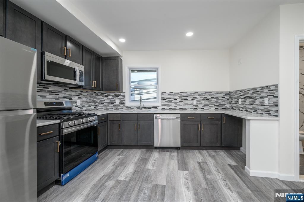 287 Orange Street 2 - Photo 3