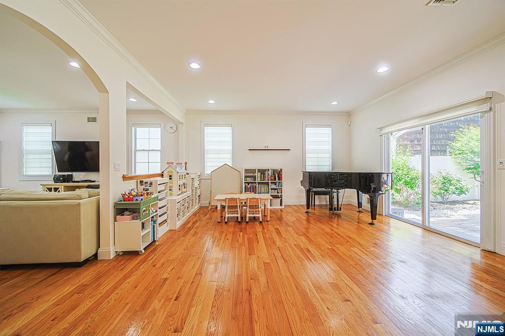 17 Fairmount Avenue — photo 16