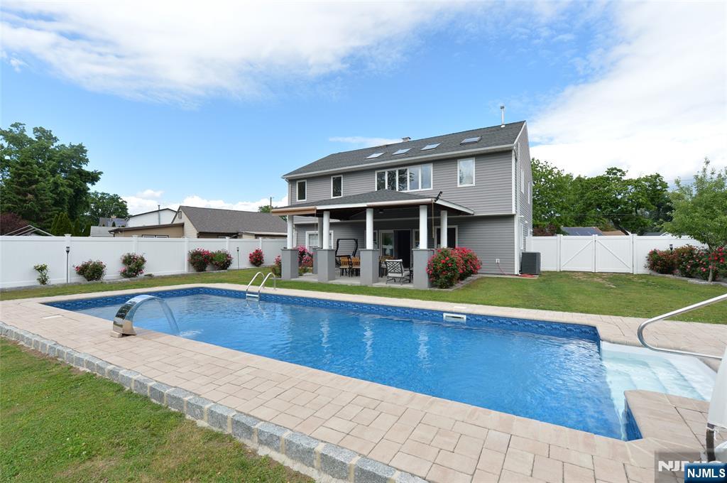 59 Hahn Ave, Rochelle Park, NJ 07662