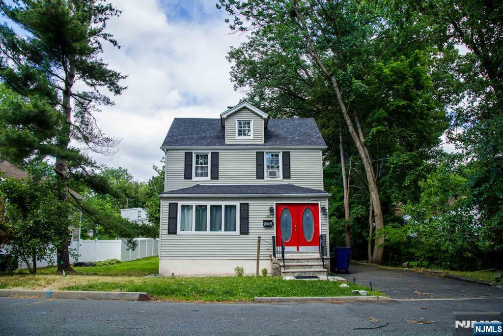 518 W Anderson Street - Photo 1