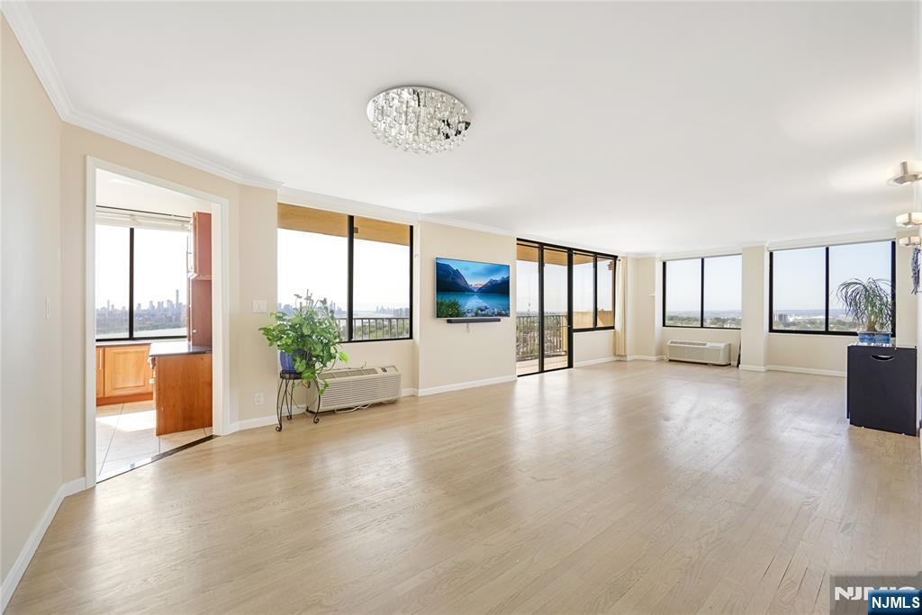 200 Winston Drive 2019 - Photo 4