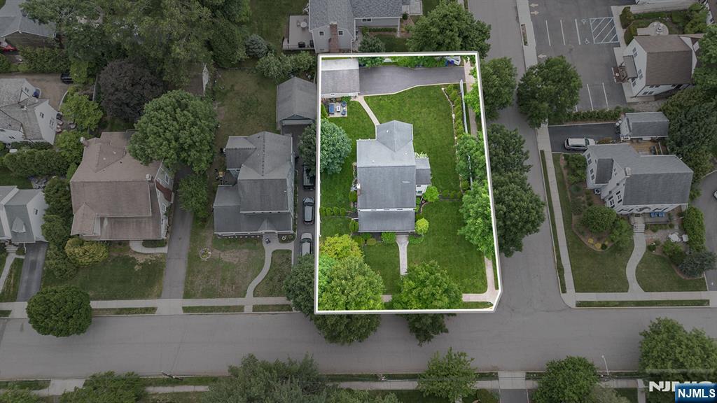 402 Enos Place - Photo 2