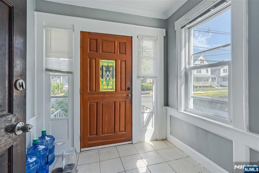 113 Harrison Street - Photo 2