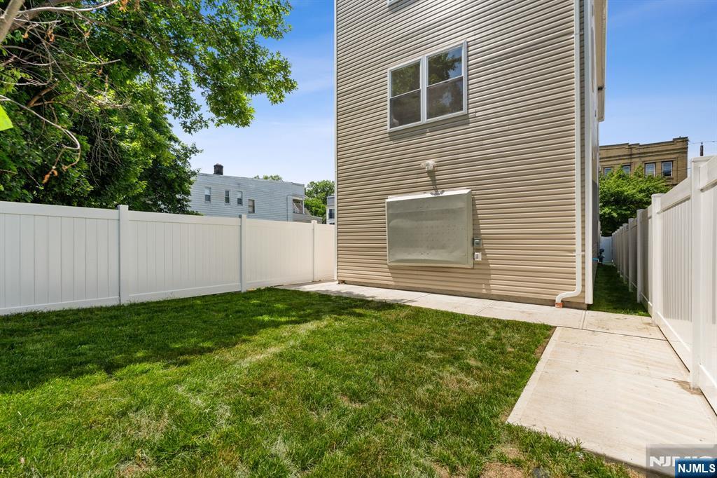 840 19th Street — photo 32