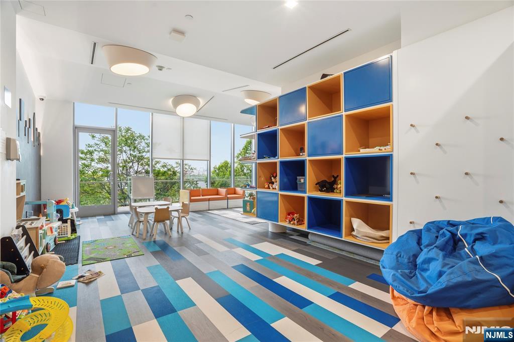 320 Adolphus Avenue #911 — photo 19