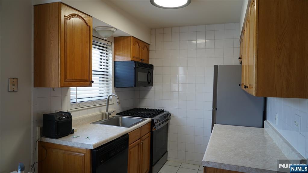 403 Anderson 4 B - Photo 4