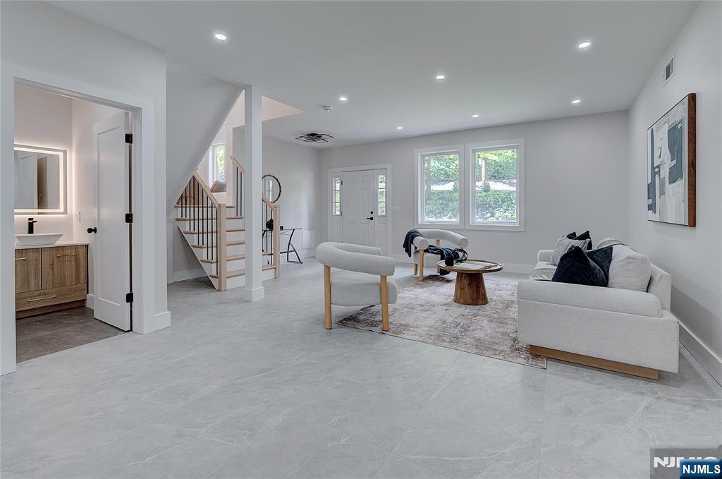 896 Union Valley Road, West Milford, NJ 07480 Listing Photo  10