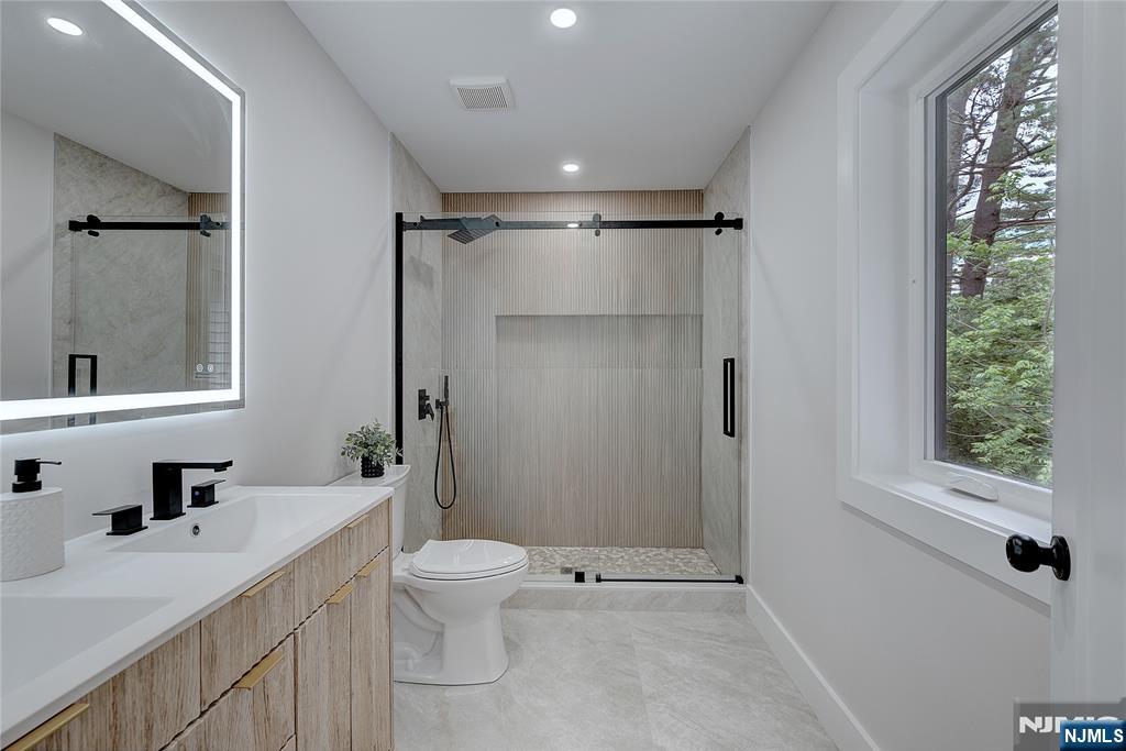 896 Union Valley Road, West Milford, NJ 07480 Listing Photo  19