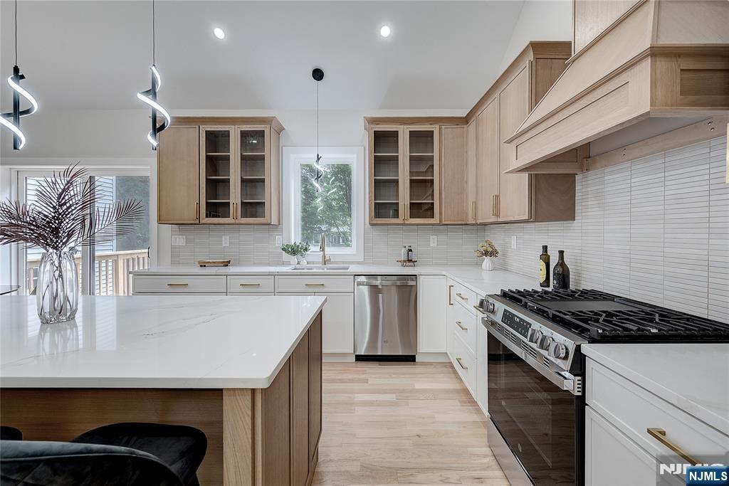 896 Union Valley Road, West Milford, NJ 07480 Listing Photo  5