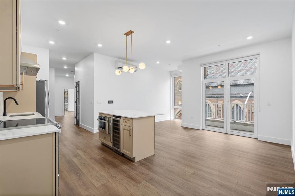 21 Lincoln Park 203 - Photo 1