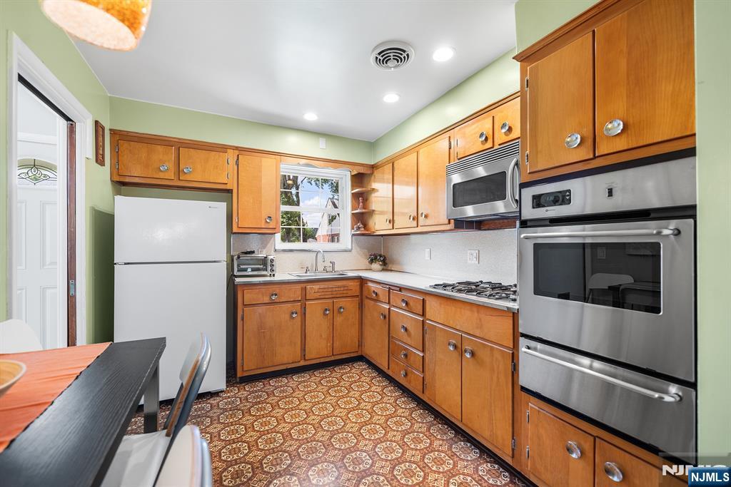 1095 Harvard Place — photo 15