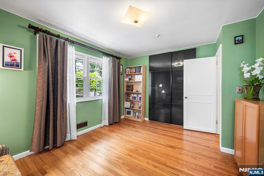 1095 Harvard Place — photo 26
