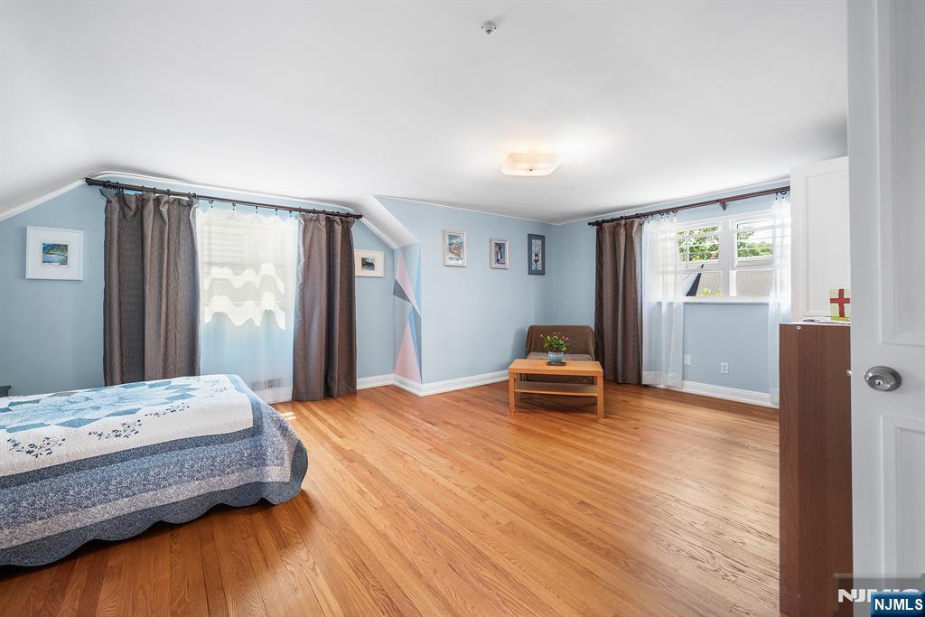 1095 Harvard Place — photo 35