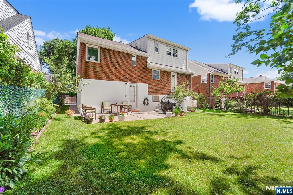 1095 Harvard Place — photo 43