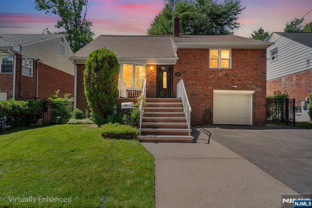 1095 Harvard Place — photo 48