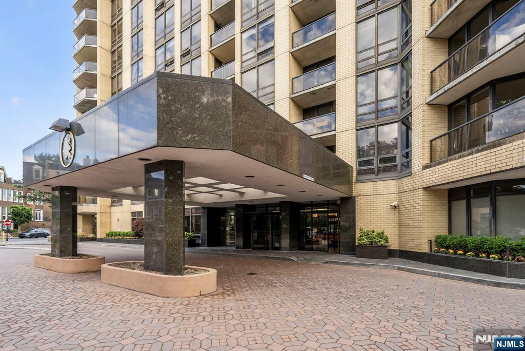 900 Palisade Avenue 2403 - Photo 2