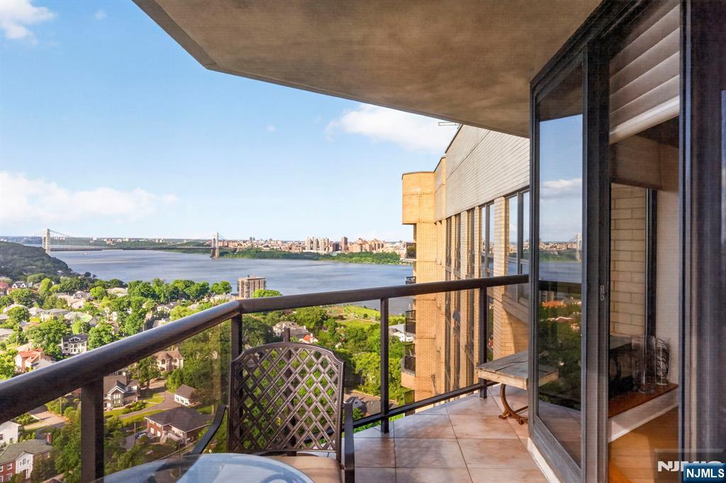 900 Palisade Avenue, #2403, Fort Lee, NJ 07024 Listing Photo  20
