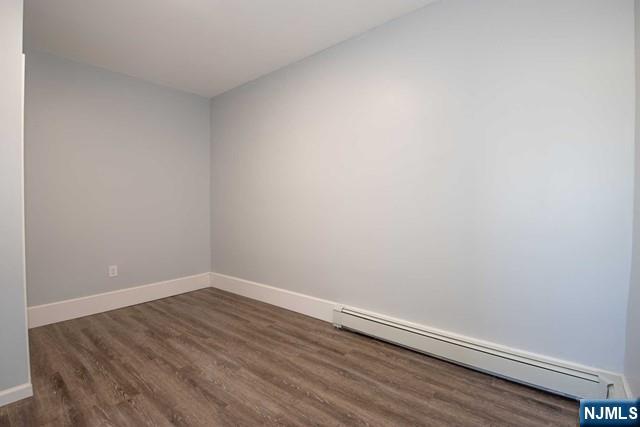 1099-1101 Ringwood Avenue — photo 12