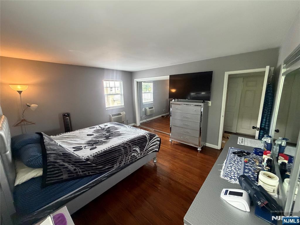 Spacious bedroom