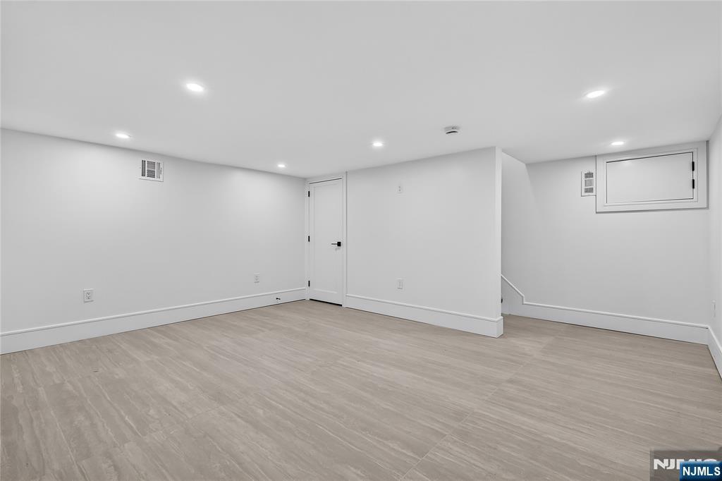 395 Hickory Avenue