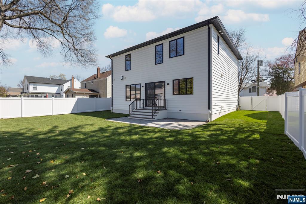 395 Hickory Avenue