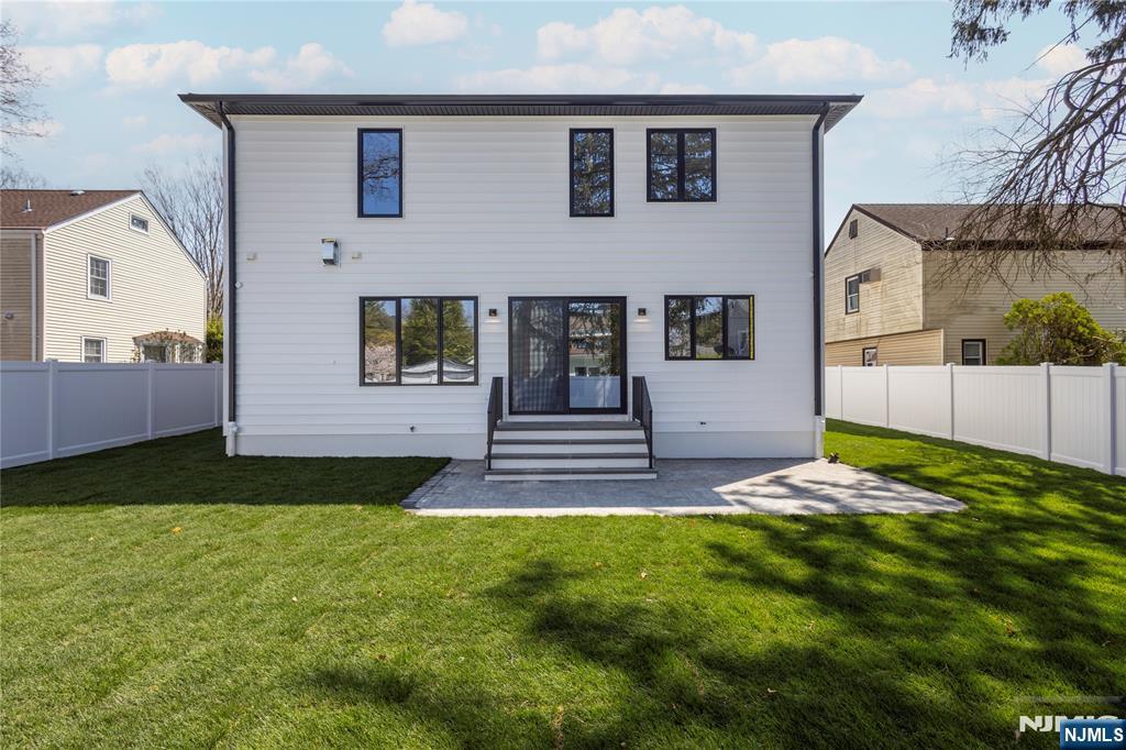 395 Hickory Avenue