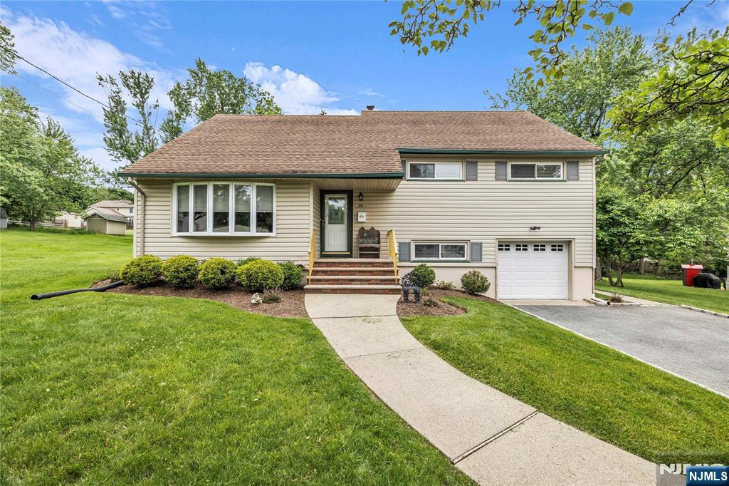 Homes for sale in Cedar Grove, NJ | 23 Ridge Ct, Cedar Grove, NJ 07009 | MLS# 26019804