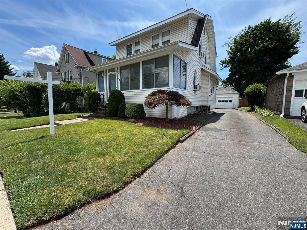 28 Van Houten Street - Photo 2