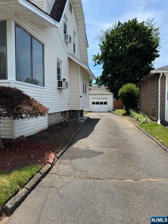 28 Van Houten Street - Photo 4