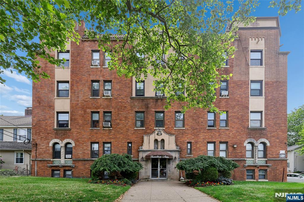 303 C2 Hamilton Place C2 - Photo 1