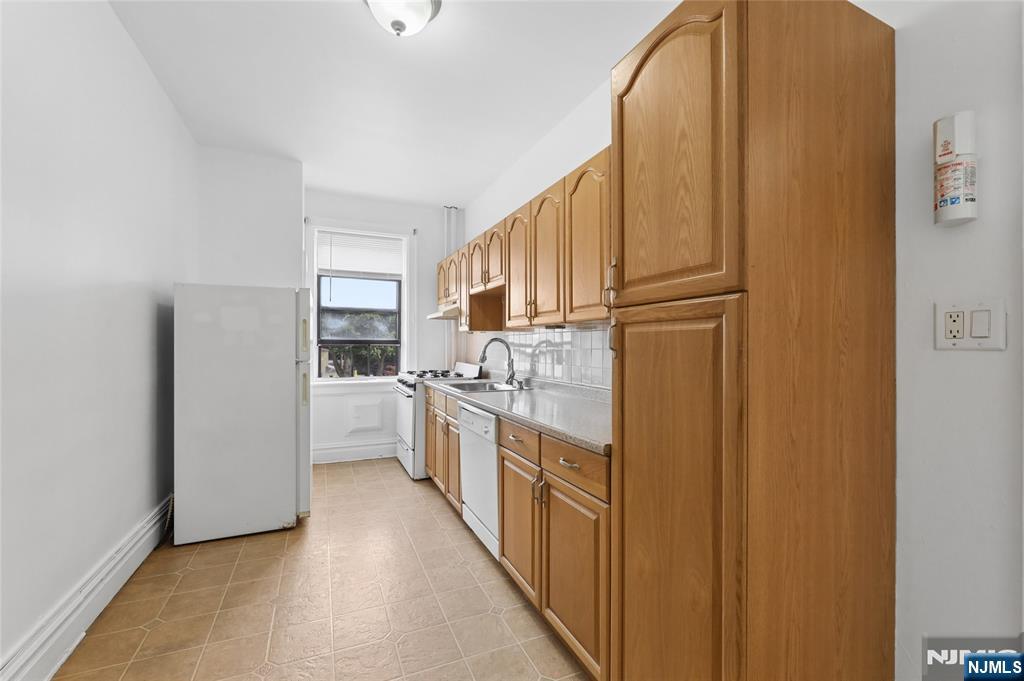 303 Hamilton Place #C2